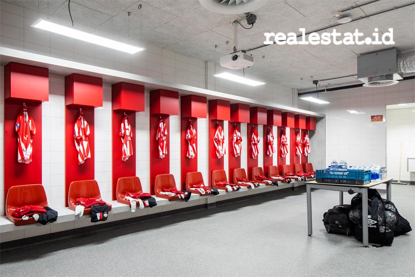 Signify-Pasang-lampu-UV-C-untuk-PSV-Eindhoven-RealEstat.id-Istimewa.jgp Lampu UV-C Signify, PSV Eindhoven Belanda