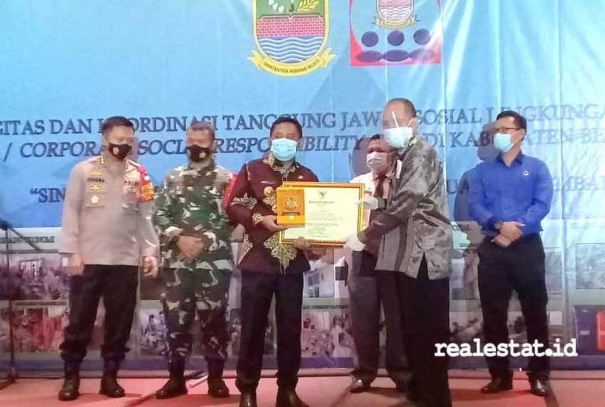csr jababeka infrastruktur penghargaan pemkab bekasi realestat.id dok csr jababeka infrastruktur penghargaan pemkab bekasi realestat.id dok