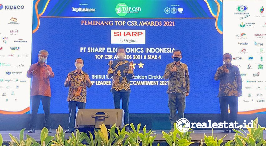 Sharp-Indonesia-csr-awards-shinji-teraoka-realestat.id-dok2 Sharp-Indonesia-csr-awards-shinji-teraoka-realestat.id-dok2