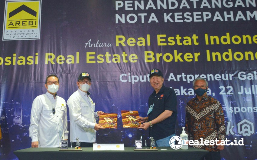 Penandatanganan Nota Kesepahaman MoU REI dan AREBI 2022 realestat.id dok Penandatanganan Nota Kesepahaman MoU REI dan AREBI 2022 realestat.id dok
