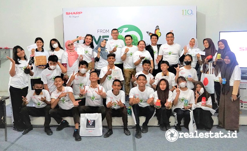 Workshop Sharp Indonesia Ajak Anak Muda Mendaur Ulang Sampah Plastik realestat.id dok Workshop Sharp Indonesia Ajak Anak Muda Mendaur Ulang Sampah Plastik realestat.id dok