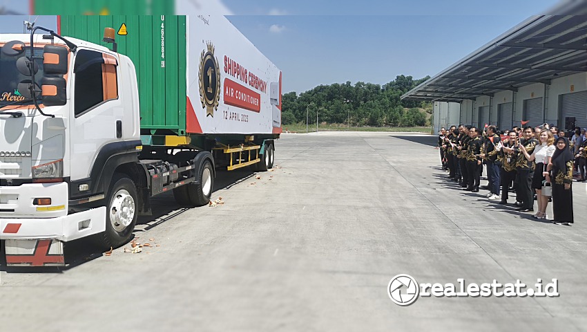 Shipping-Ceremony-Pabrik-AC-Sharp-Karawang-KIIC-realestat.id-dok2 Shipping-Ceremony-Pabrik-AC-Sharp-Karawang-KIIC-realestat.id-dok2