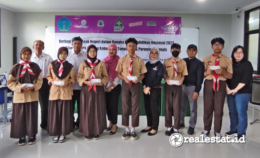 Paramount Land CSR Pemeriksaan Mata dan Pemberian Kacamata realestat.id dok Paramount Land CSR Pemeriksaan Mata dan Pemberian Kacamata realestat.id dok