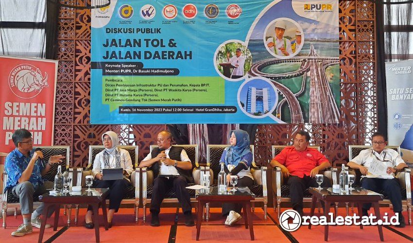 Diskusi Publik Jalan Tol dan Jalan Daerah Forwapu.jpg Diskusi Publik Jalan Tol dan Jalan Daerah Forwapu.jpgDiskusi Publik Jalan Tol dan Jalan Daerah Forwapu.jpg