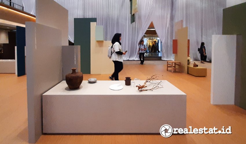 Jotun Global Colour Collection 2024 menghadirkan rangkaian 23 warna, termasuk 10 warna baru yang dihasilkan secara eksklusif Jotun Global Colour Collection 2024 menghadirkan rangkaian 23 warna, termasuk 10 warna baru yang dihasilkan secara eksklusif