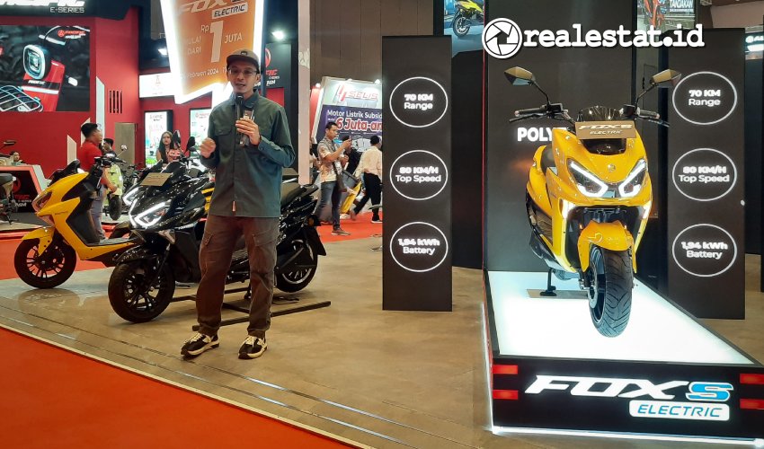 Ilman Fachrian Fadly, Head Product POLYTRON EV menerangkan spesifikasi motor listrik terbaru Fox-S di IIMS 2024 Ilman Fachrian Fadly, Head Product POLYTRON EV menerangkan spesifikasi motor listrik terbaru Fox-S di IIMS 2024