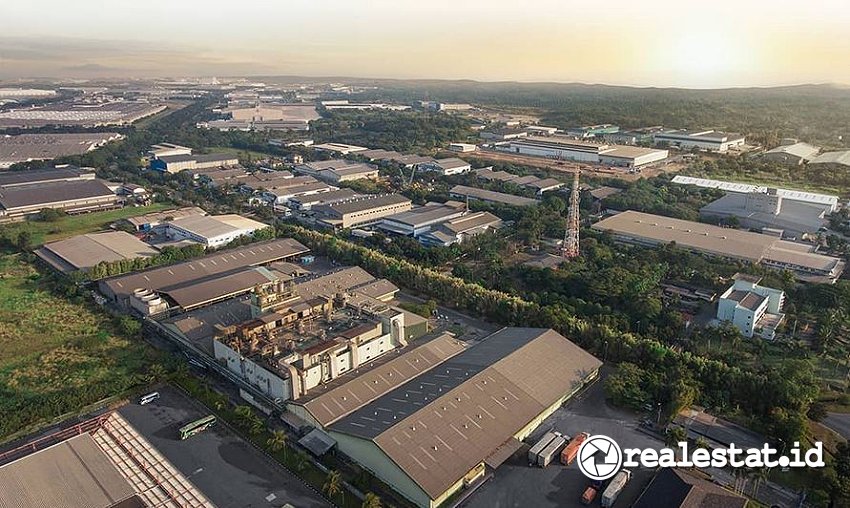Salah satu kawasan industri di koridor timur jakarta adalah Suryacipta Karawang lahan kawasan industri koridor timur jakarta Jabodetabek Suryacipta Karawang