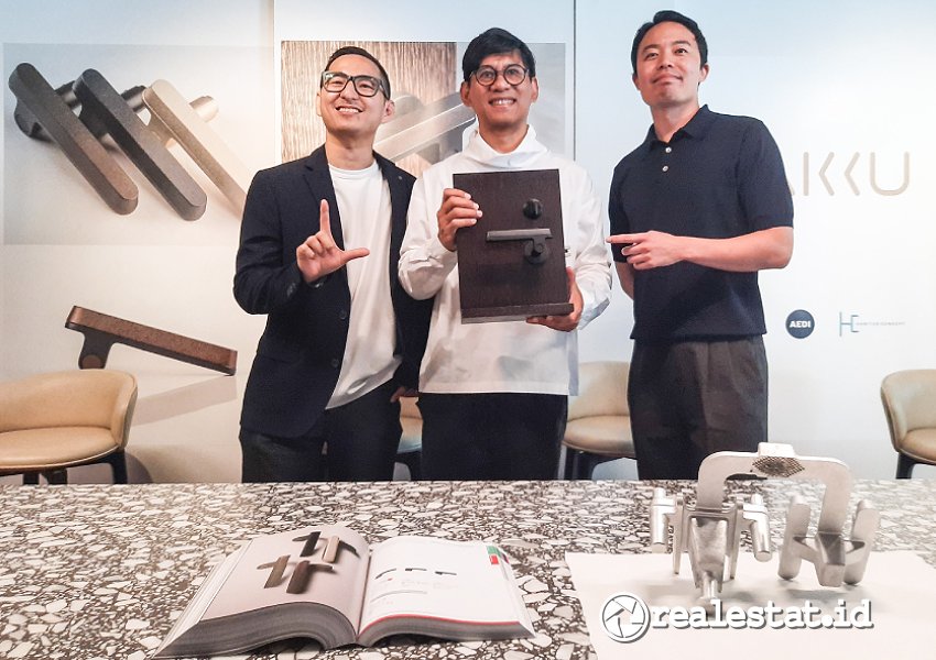 Desainer interior Eko Priharseno mendapatkan pengakuan internasional melalui sebuah desain lever handle yakni Jakku dengan produsen ternama Jepang Union Elmes.-RealEstat.id-Adhitya Putra Desainer interior Eko Priharseno mendapatkan pengakuan internasional melalui sebuah desain lever handle yakni Jakku dengan produsen ternama Jepang Union Elmes.-RealEstat.id-Adhitya Putra