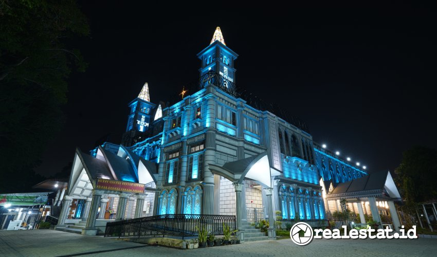 Signify menerangi Gereja Katedral Santa Maria Palembang dengan pencahayaan dinamis Philips LED-RealEstat.id Signify menerangi Gereja Katedral Santa Maria Palembang dengan pencahayaan dinamis Philips LED-RealEstat.id