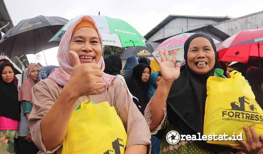 JBS Perkasa Salurkan 2.000 Paket Sembako dan Tunai untuk Kaum Duafa melalui program Fortress Ramadan White-RealEstat.id JBS Perkasa Salurkan 2.000 Paket Sembako dan Tunai untuk Kaum Duafa melalui program Fortress Ramadan White-RealEstat.id