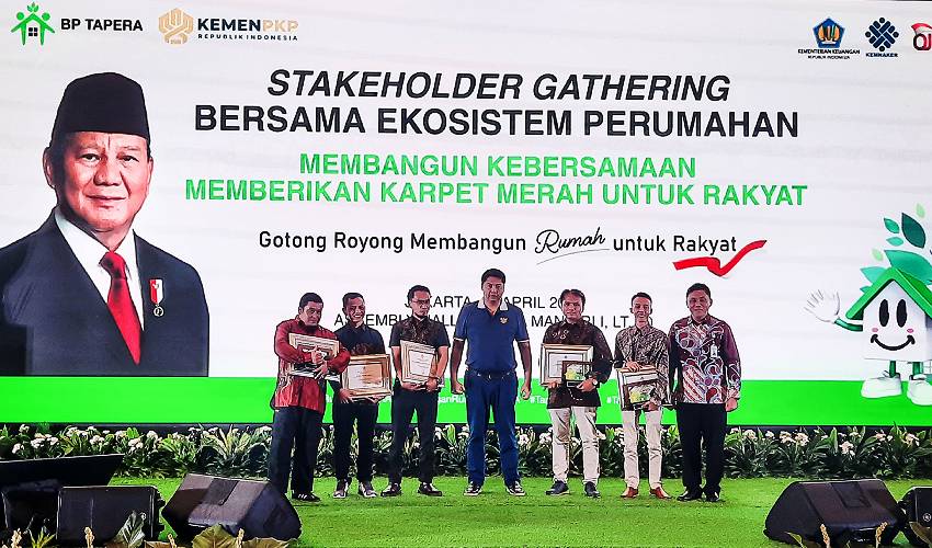Menteri PKP Maruarar Sirait menghadiri acara penghargaan BP Tapera untuk pengembang terbaik-RealEstat.id-Adhitya Putra Menteri PKP Maruarar Sirait menghadiri acara penghargaan BP Tapera untuk pengembang terbaik-RealEstat.id-Adhitya Putra
