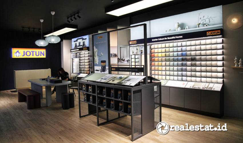 Tampilan-studio-di-Jotun-Flagship-Store-Samarinda-yang-dilengkapi-dengan-berbagai-fitur-interaktif-RealEstat.id_ Tampilan-studio-di-Jotun-Flagship-Store-Samarinda-yang-dilengkapi-dengan-berbagai-fitur-interaktif-RealEstat.id_