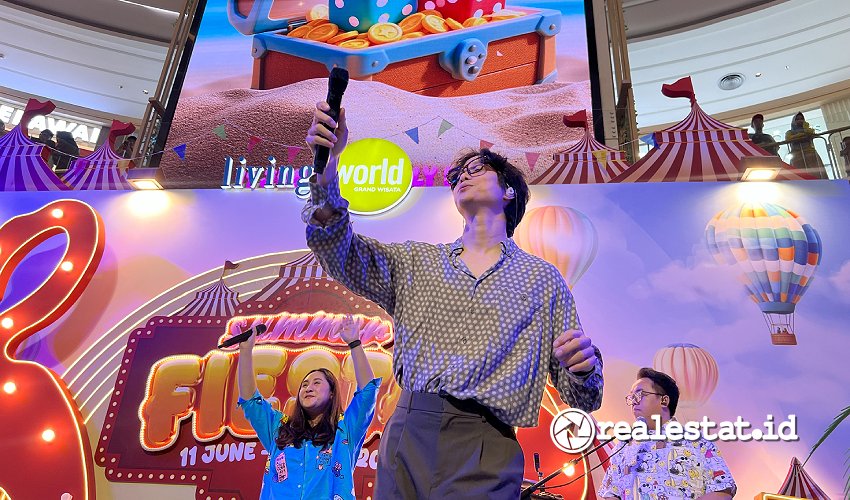 Penampilan spesial Dikta di Summer Fiesta Living World Grand Wisata Bekasi-RealEstat.id