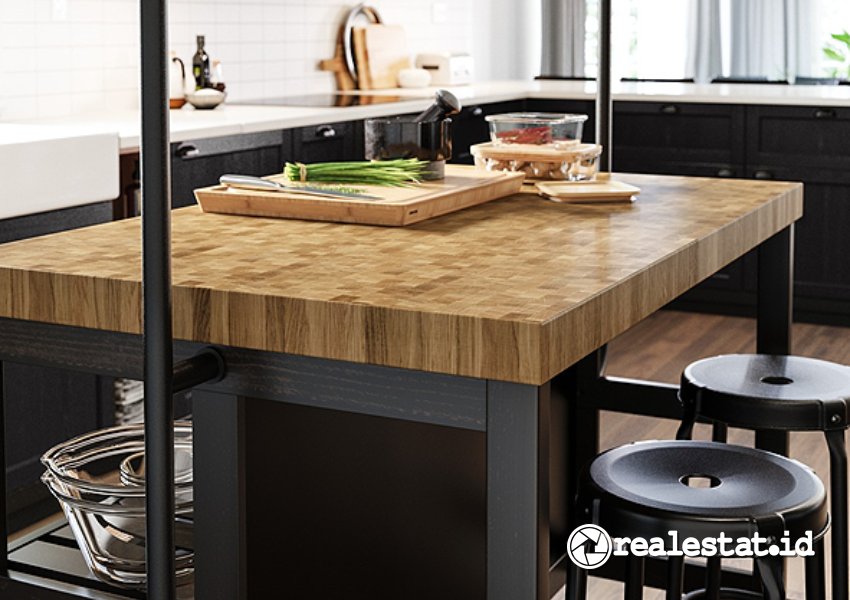 VADHOLMA meja tengah dapur multifungsi menjadi produk pilihan IKEA Indonesia pada September 2025-RealEstat.id