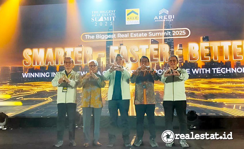 Arebi awards The Biggest Real Estate Summit 2025 realestat.id dok