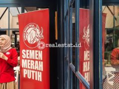 Inovasi MPTree Semen Merah Putih Terbukti 16 Kali Lebih Efektif dari Pohon untuk Dekarbonisasi Head of Marketing Semen Merah Putih, Nyiayu Chairunnikma menjelaskan inovasi pohon cair penyerap karbon-RealEstat.id-Adhitya Putra