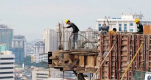 Pentingnya Standar Keamanan Konstruksi untuk Bangun Masa Depan Arsitektur Berkelanjutan Keamanan konstruksi menjadi faktor krusial untuk menghindari kecelakaan kerja di bidang konstruksi-RealEstat.id