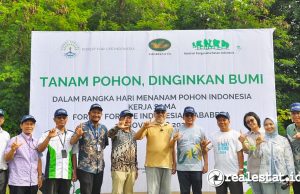 Gandeng FFLI, Jababeka Tanam 200 Pohon: Inisiatif Hijau Ciptakan Kota Mandiri Berkelanjutan penanaman 200 pohon jababeka infrastruktur ffli realestat.id dok