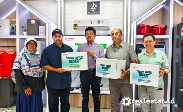 Sharp In Step With Your Future baktu untuk negeri banjir longsor sumatera realestat.id dok slogan Sharp In Step With Your Future baktu untuk negeri banjir longsor sumatera realestat.id dok