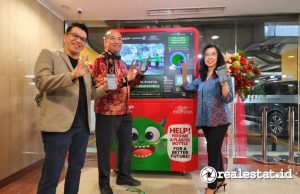 Sharp Hadirkan Mesin RVM Kedua di Plaza Indonesia, Aksi Nyata Kurangi Sampah Plastik Sharp Plaza Indonesia Plasticpay RVM sampah realestat.id dok