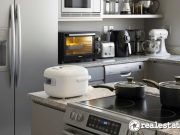 Momen Liburan, Ini Langkah Aman Menjaga Perangkat Elektronik di Rumah peranti peralatan elektronik rumah dapur aman saat liburan tahun baru lebaran realestat.id dok