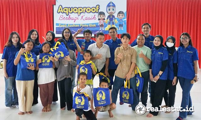 CSR Aquaproof Berbagi Kasih Panti Asuhan Pintu Elok realestat.id dok